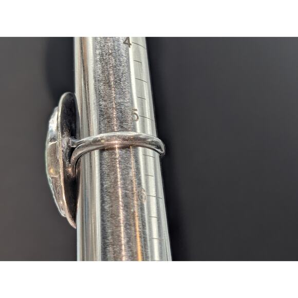 Vtg Southwestern Unmarked 925 Sterling Silver Oblong Green Stone Ring Size 5.25 - Picture 4 of 6